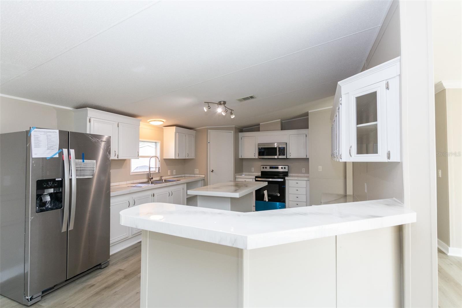 MOON LAKE ESTATES - Residential