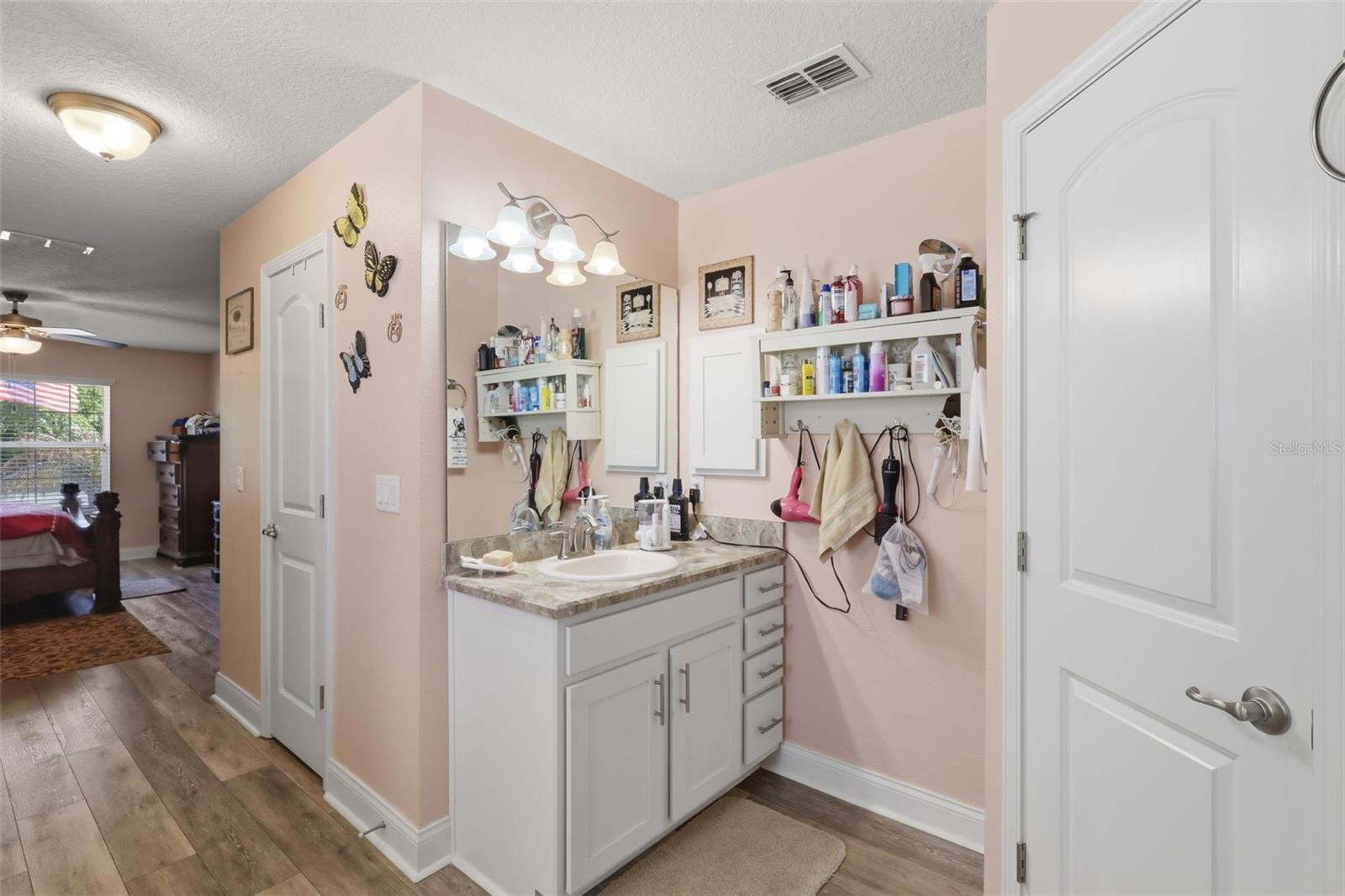 EAGLE LAKES PH 1 SEC 1 - Residential