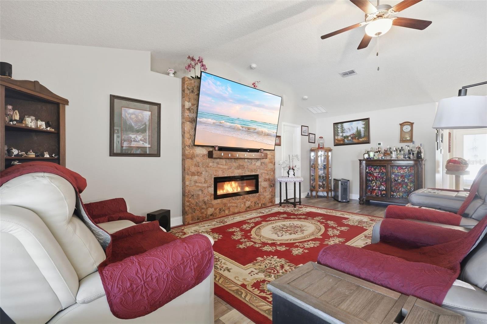 EAGLE LAKES PH 1 SEC 1 - Residential