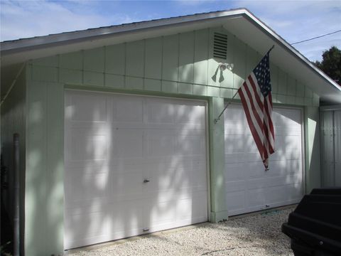 A home in LAKE WALES