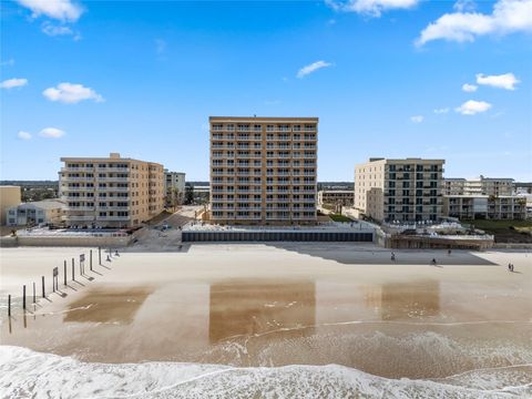 A home in DAYTONA BEACH