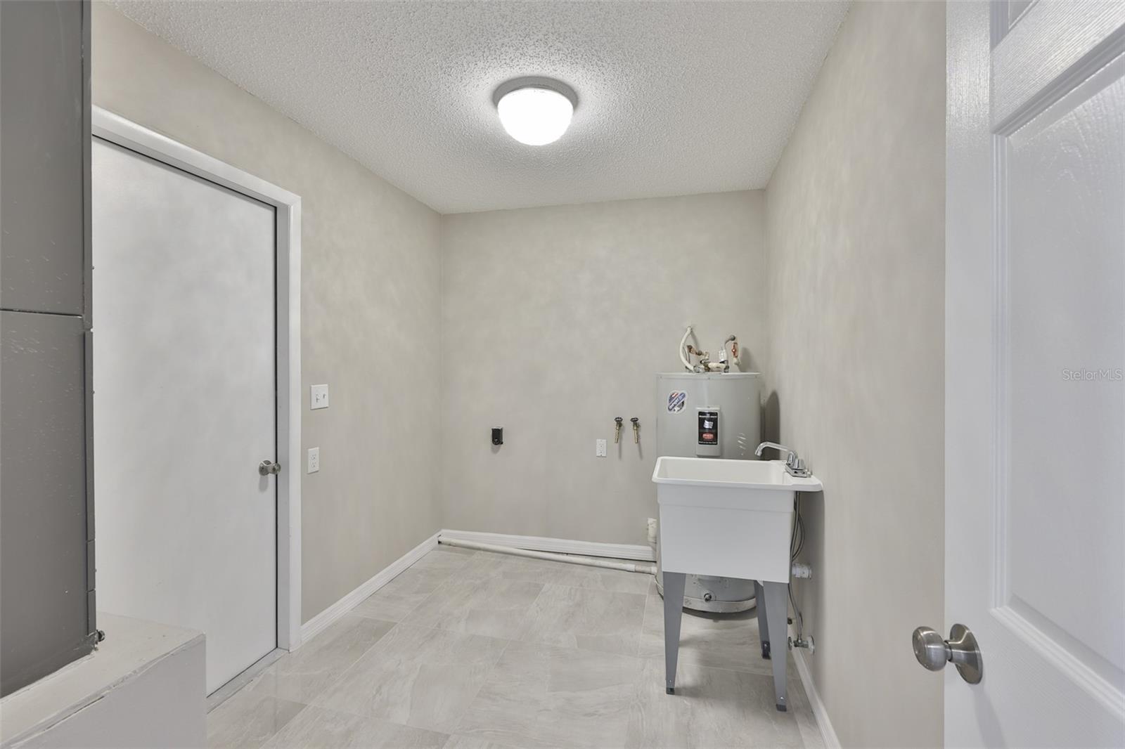 SABAL KEY UNIT 2 - Residential