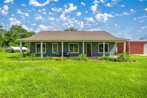 Photo of 3905 SE 84th Lane Road, Ocala, FL 34480 (MLS # OM705021)