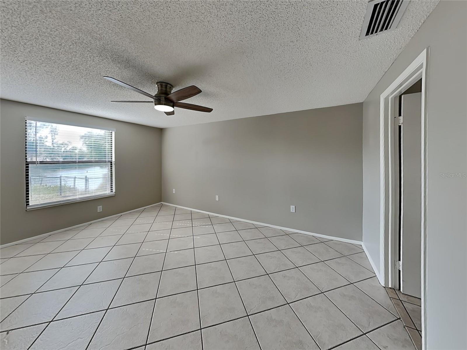 CORDOVA LAKES PH II - Residential Lease