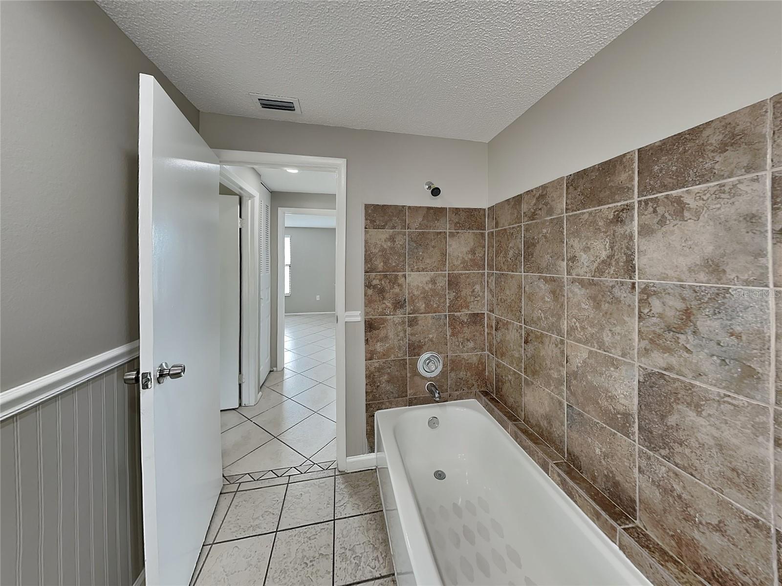 CORDOVA LAKES PH II - Residential Lease