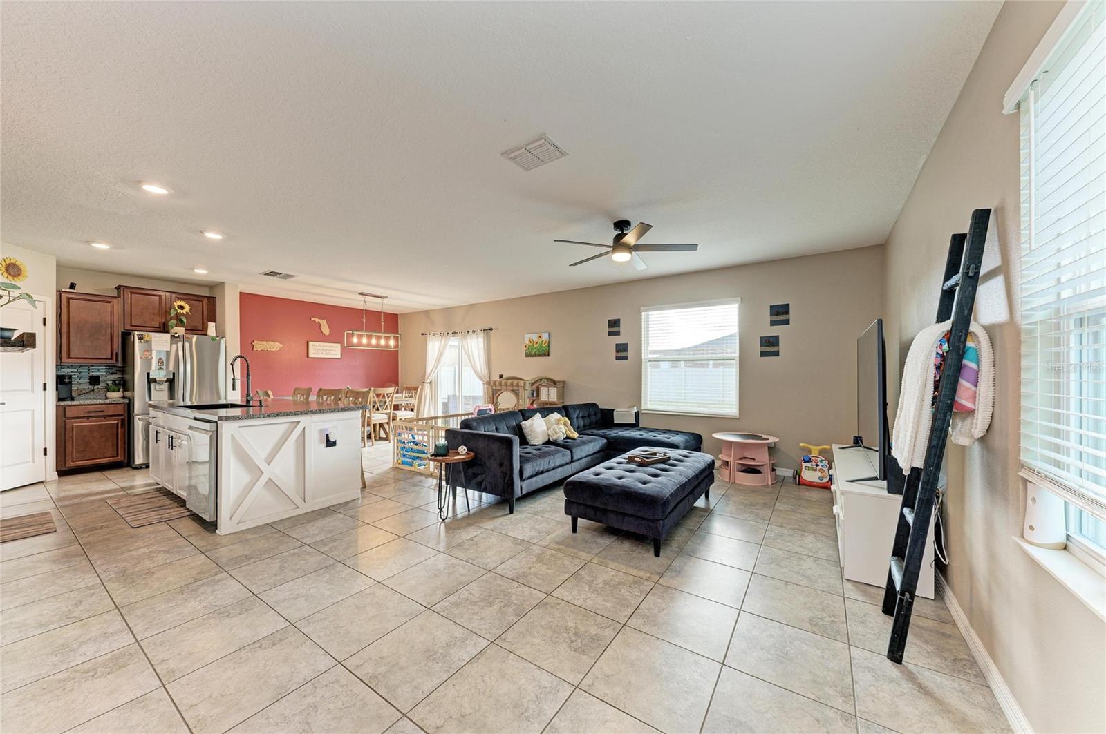 SUNSHINE VILLAGE PH 3B - Residential