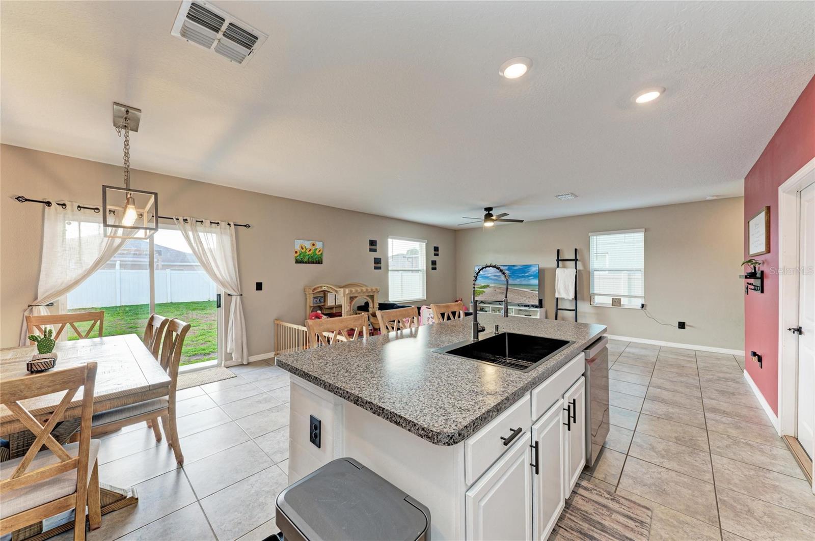 SUNSHINE VILLAGE PH 3B - Residential