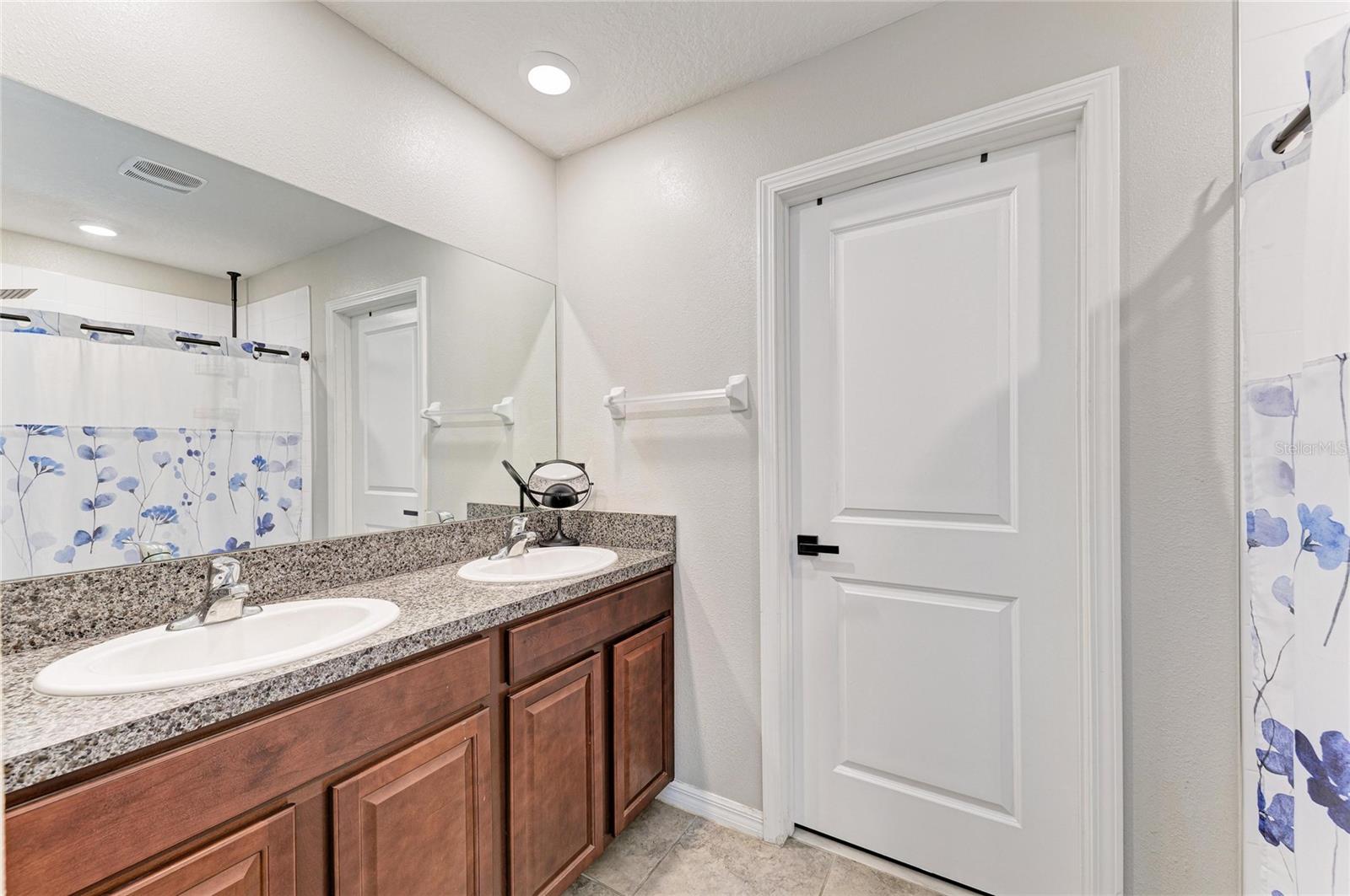 SUNSHINE VILLAGE PH 3B - Residential