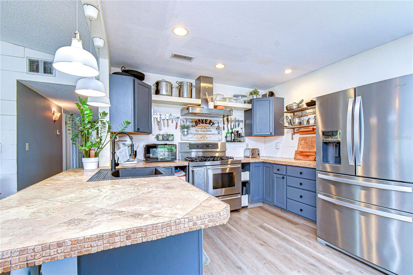 BRANDON LAKES - Residential