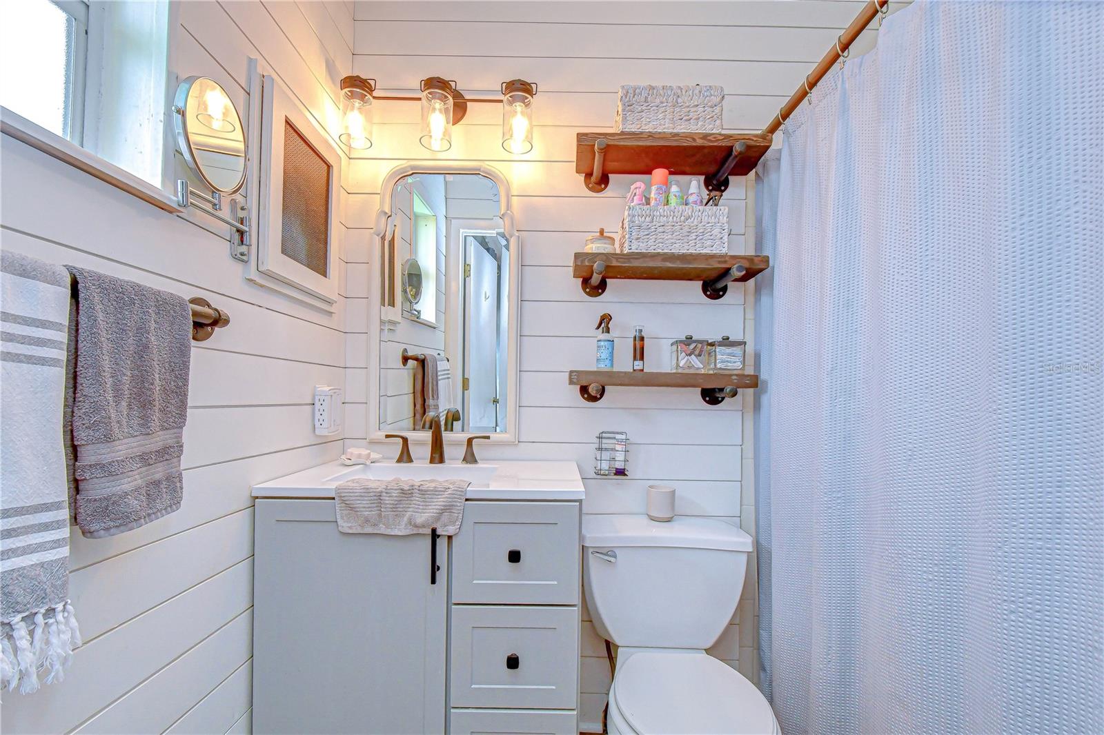 BRANDON LAKES - Residential