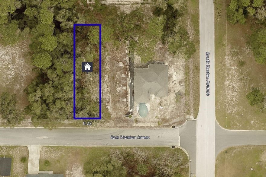 Great opportunity to own a residential lot in a quiet and established area of DeLand. This 0.12-acre property offers a 40 ft frontage with plenty of room to design a comfortable single-family home. Located near Downtown DeLand, you’ll enjoy easy access to schools, parks, local shops, and major commuter routes. With no HOA and flexible building options, this parcel is ideal for builders, investors, or anyone looking to create a custom residence at an affordable price. Come explore the neighborhood and see the potential this lot has to for you!