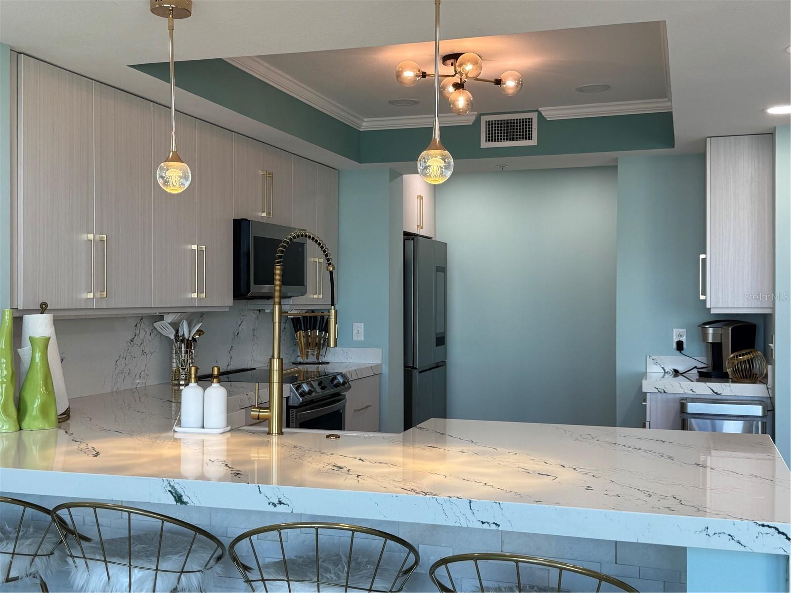 200 OCEAN CREST DRIVE 1112