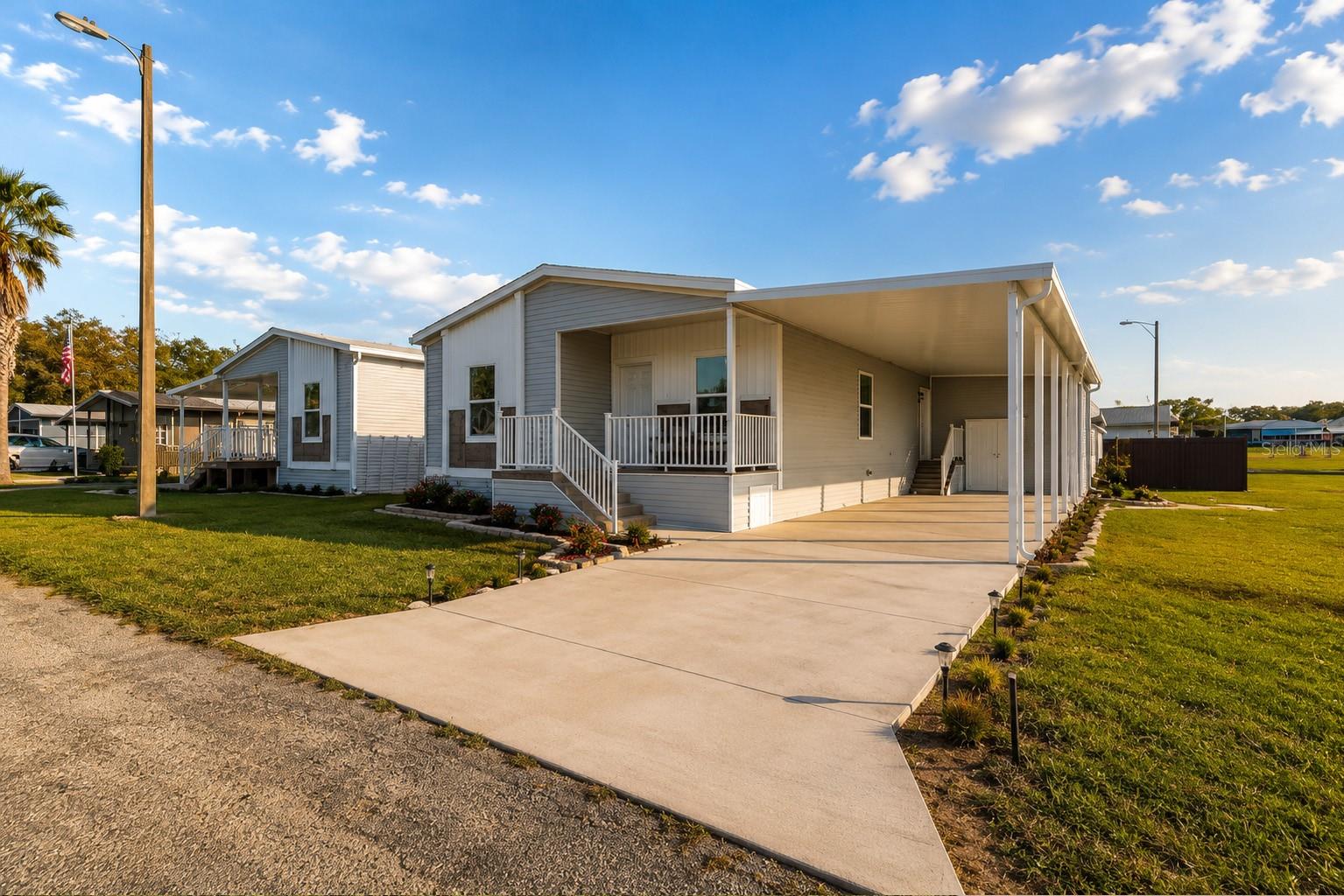 HAMPTON COURT UNREC - Residential
