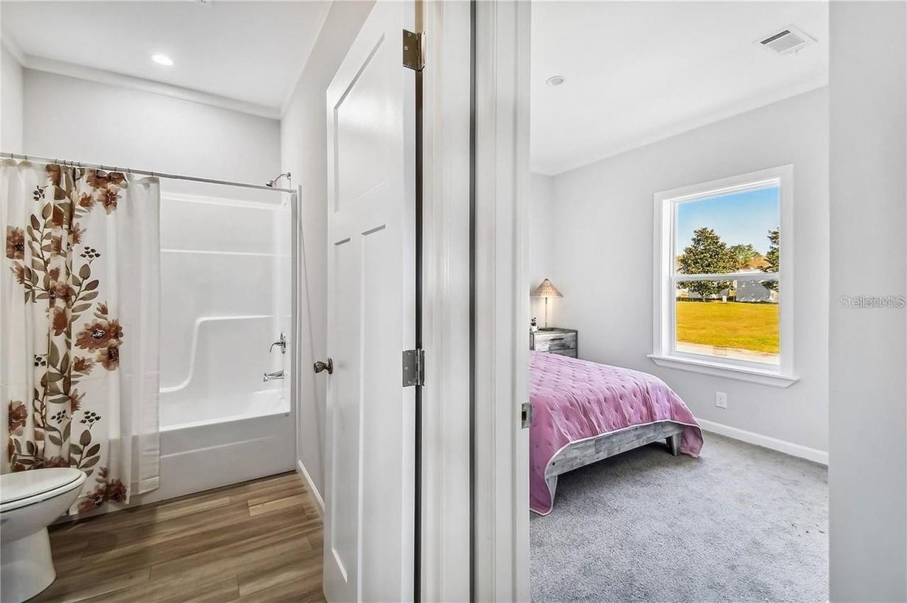 HAMPTON COURT UNREC - Residential