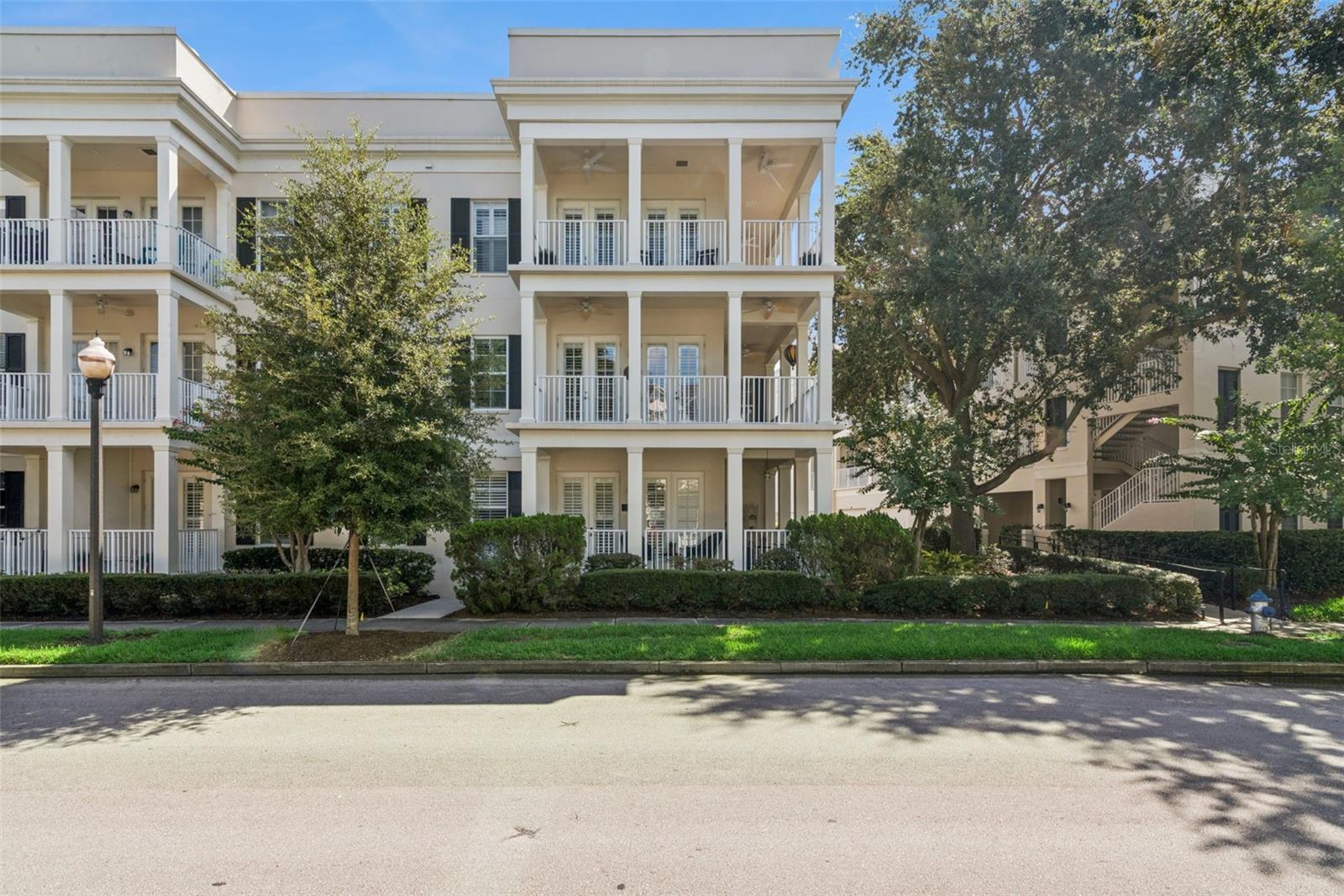 987 FERN AVENUE 201