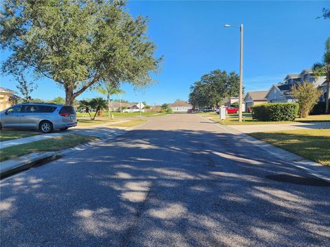 A home in PLANT CITY