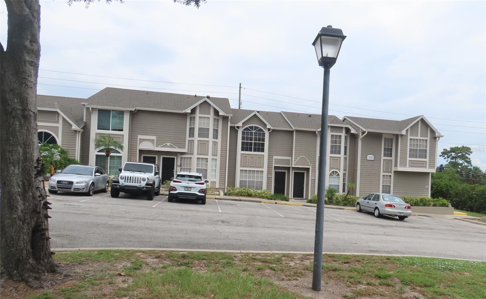 Multi Family vacant land Best used for 12 Townhome Condos Was previously approved by city for this, parking lot is already built, Community Pool is already built
Great location Excellent location for fast development and sale of homes Great location for townhomes in the $300,000 range at new retail