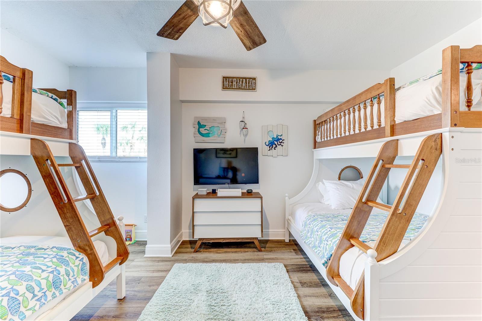 MARINERS LIGHT CONDO - Residential