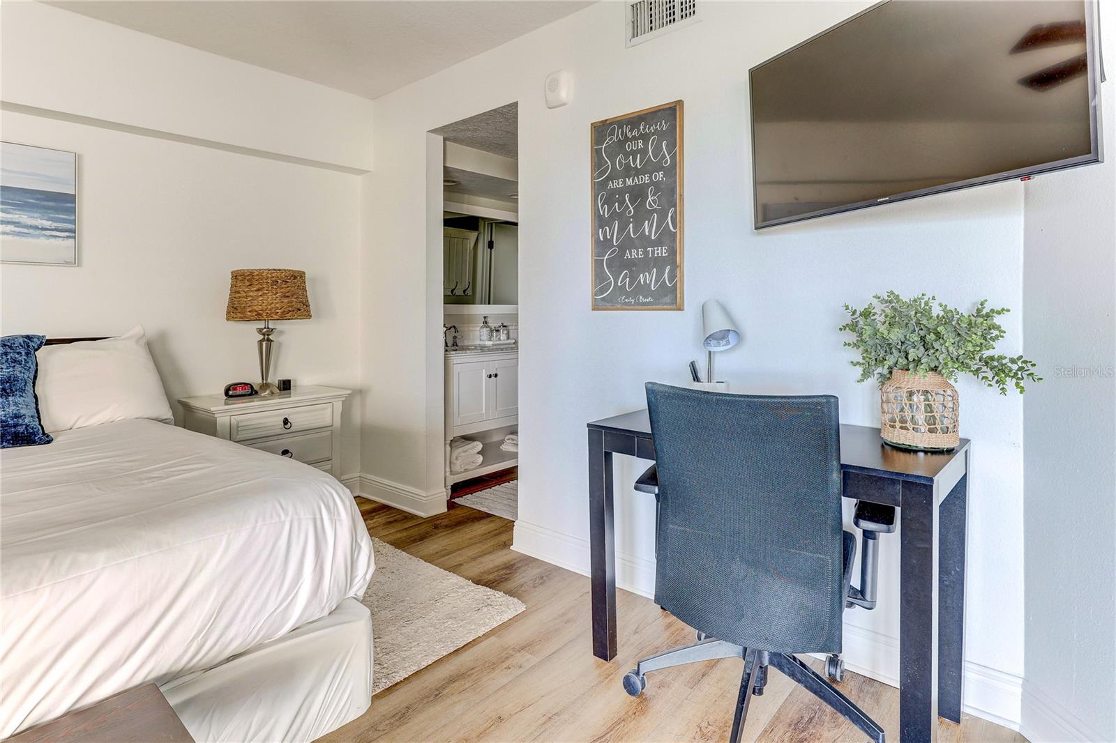 MARINERS LIGHT CONDO - Residential