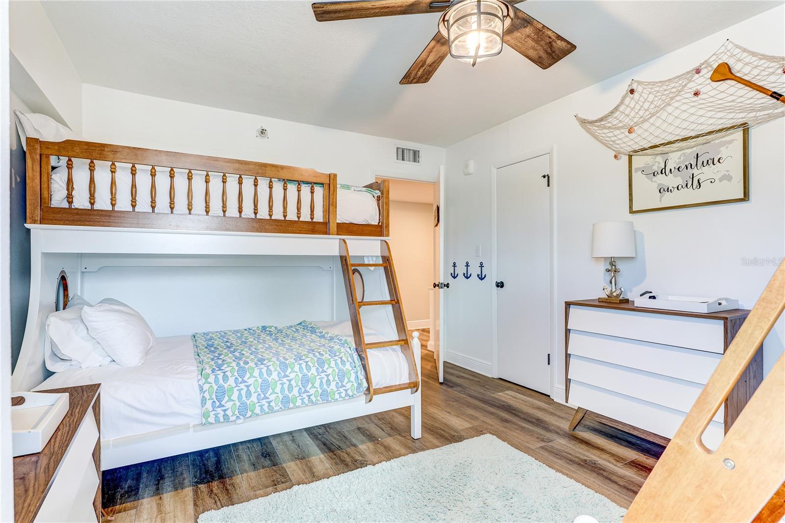 MARINERS LIGHT CONDO - Residential