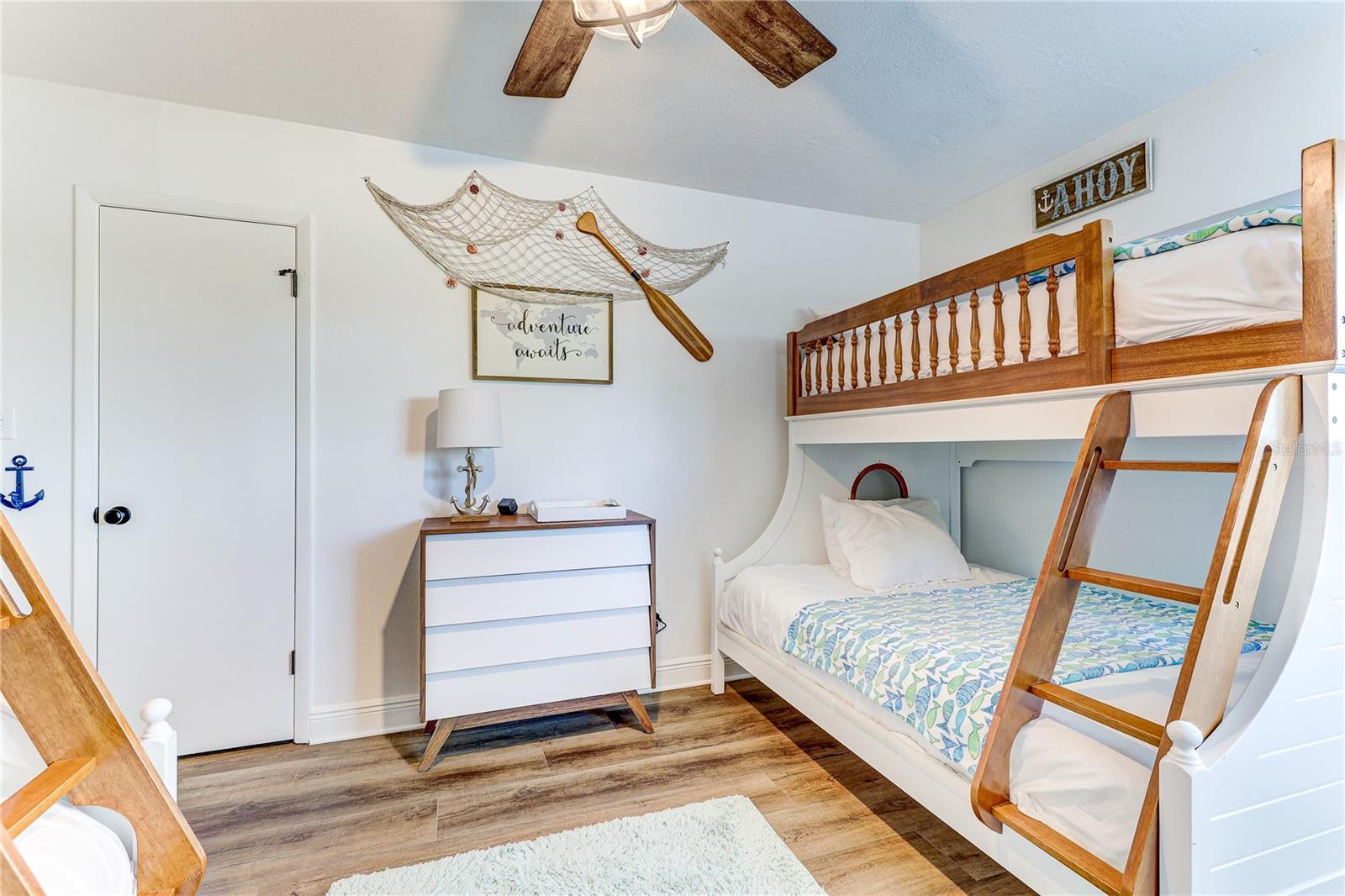 MARINERS LIGHT CONDO - Residential