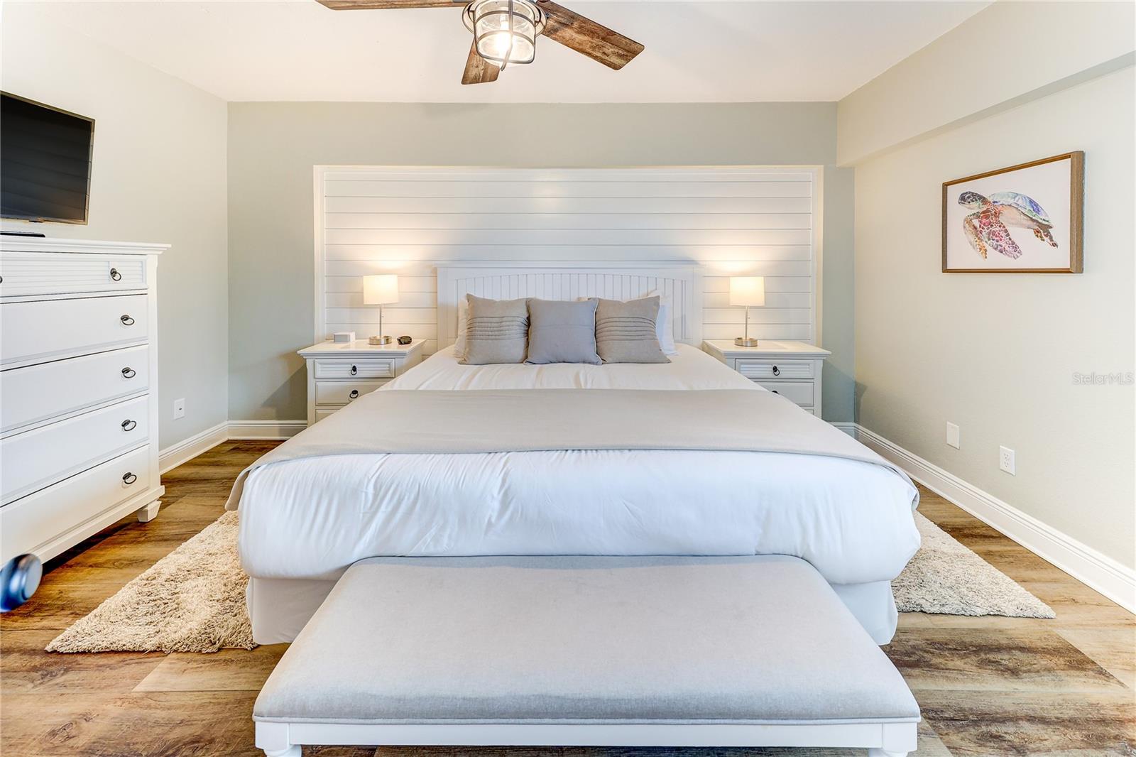 MARINERS LIGHT CONDO - Residential