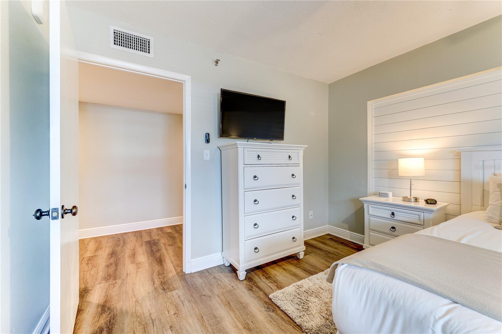 MARINERS LIGHT CONDO - Residential
