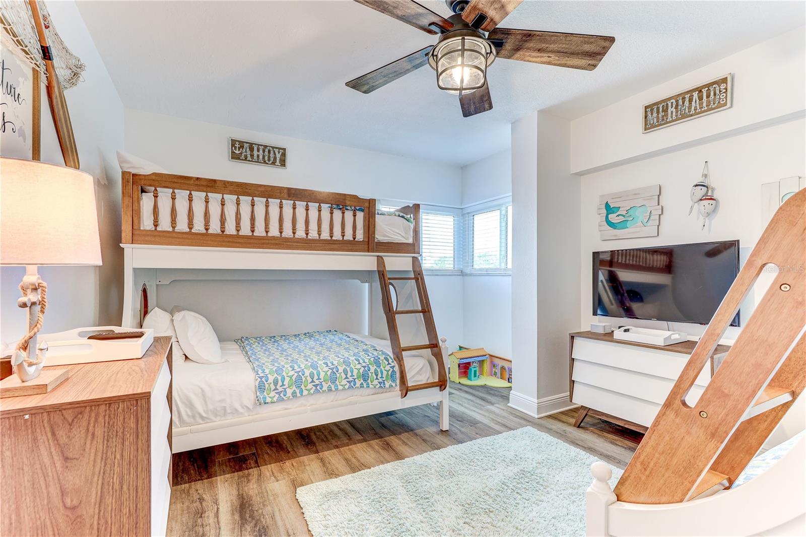 MARINERS LIGHT CONDO - Residential