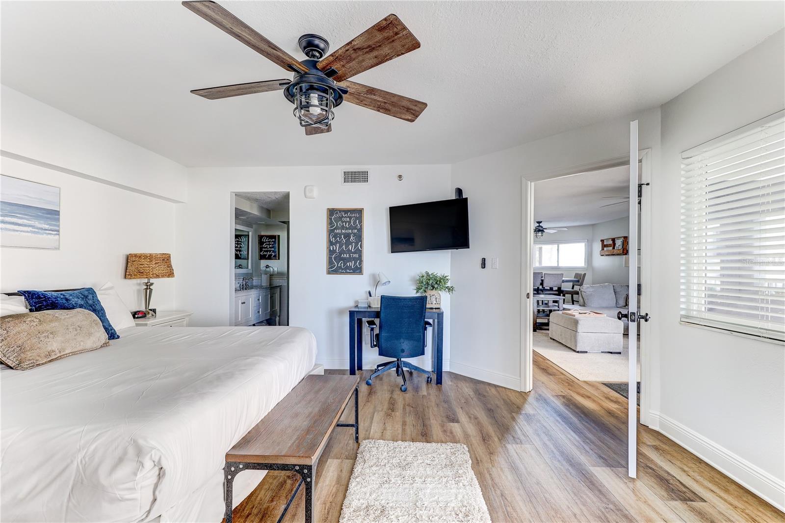 MARINERS LIGHT CONDO - Residential