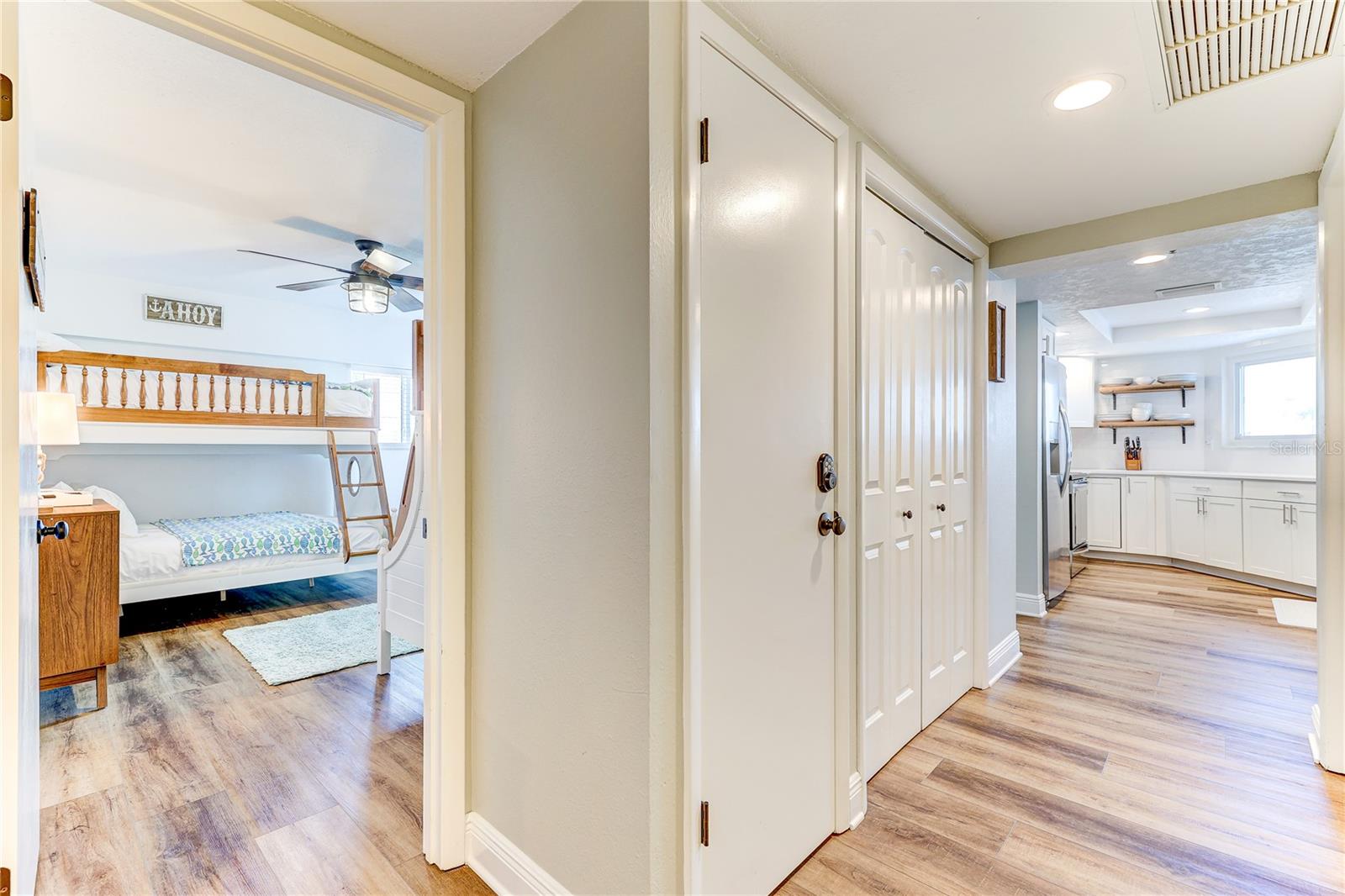 MARINERS LIGHT CONDO - Residential