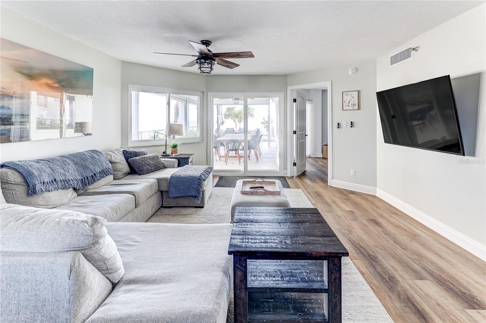 MARINERS LIGHT CONDO - Residential
