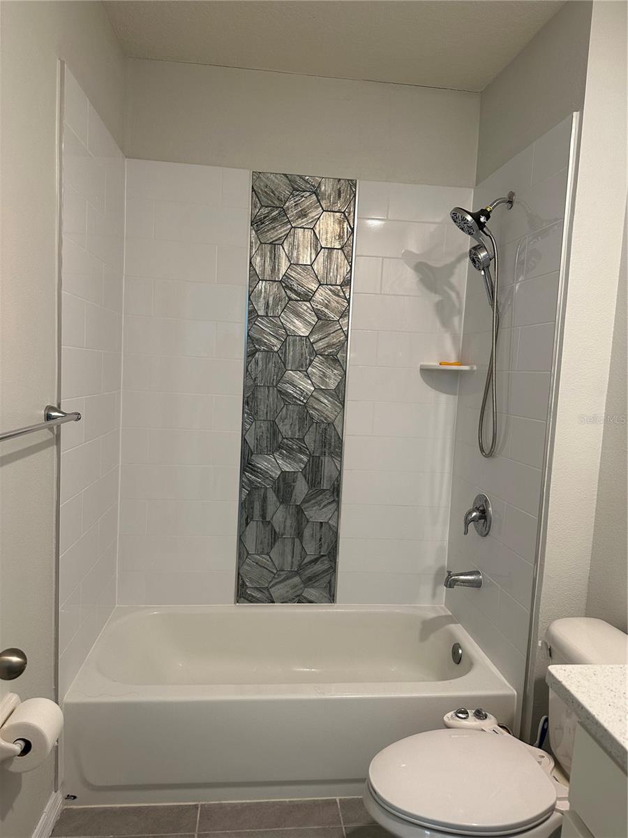 JOHNSON POINTE - Residential Lease