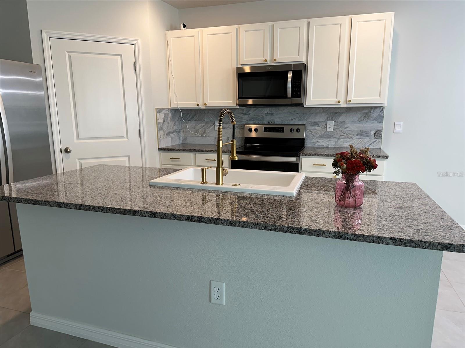 JOHNSON POINTE - Residential Lease