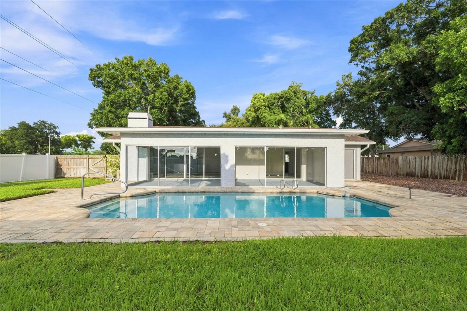 3276 FOX HILL DRIVE