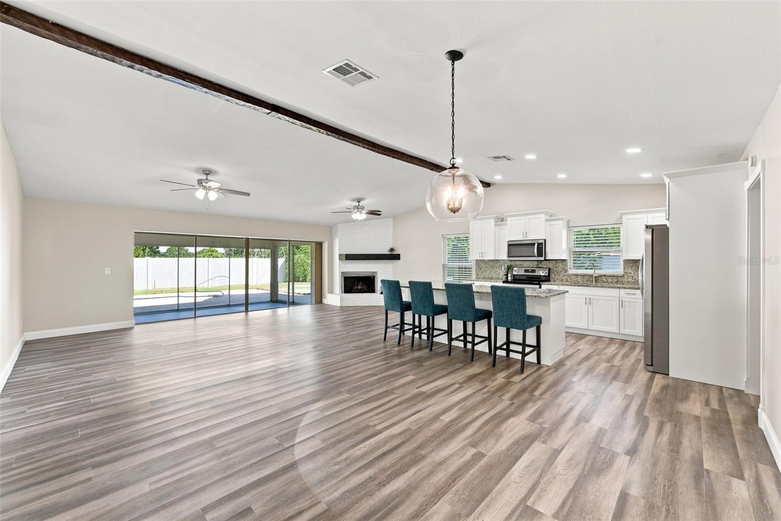 3276 FOX HILL DRIVE