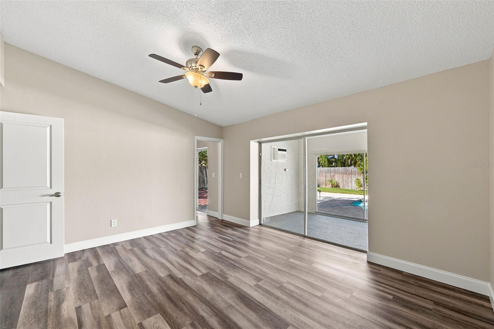 3276 FOX HILL DRIVE