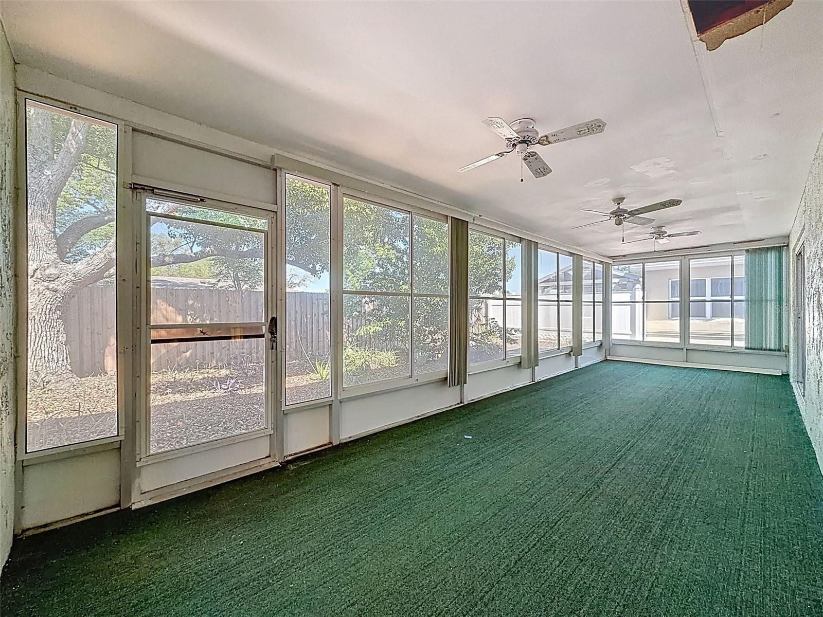 THE LAKES - Residential