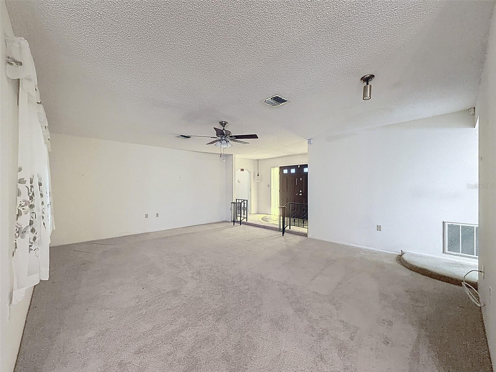 THE LAKES - Residential