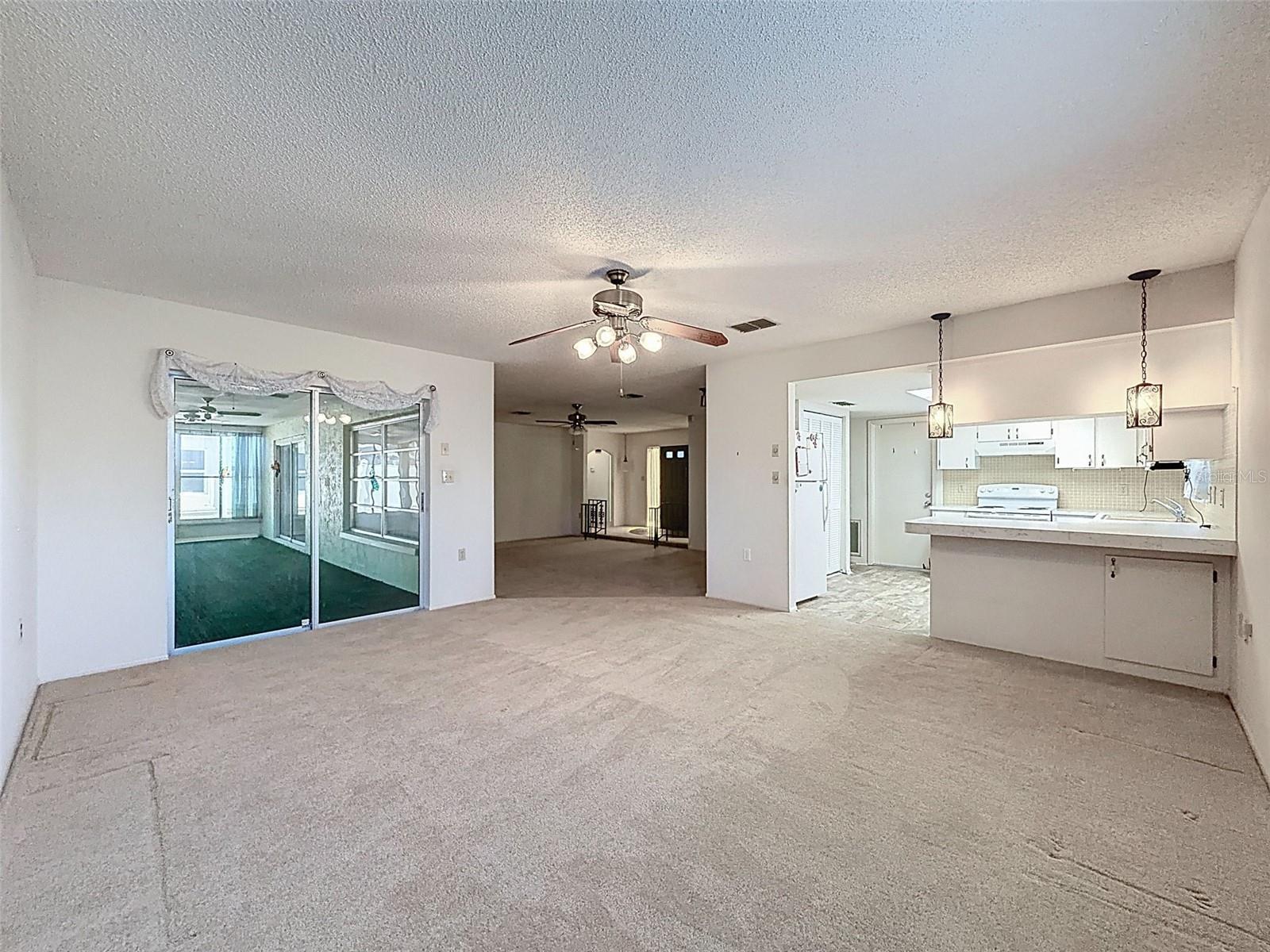 THE LAKES - Residential