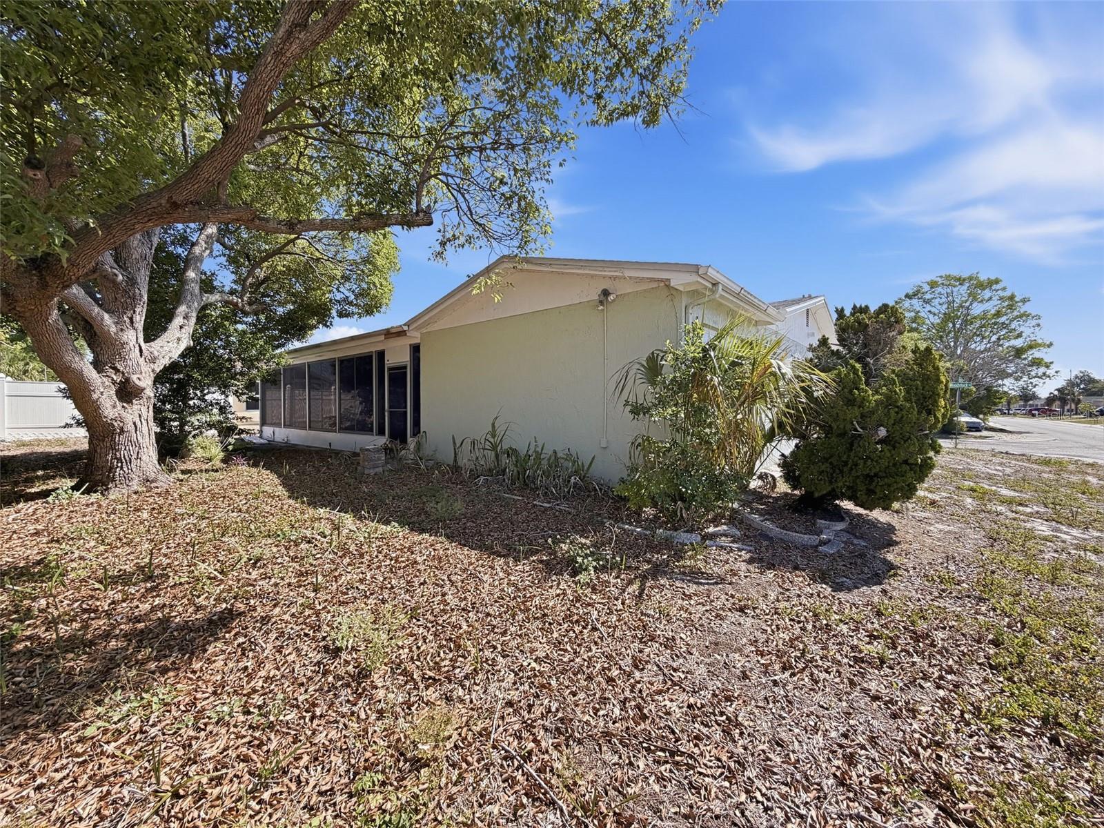 THE LAKES - Residential