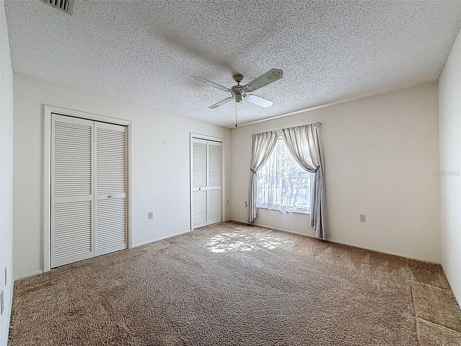 THE LAKES - Residential