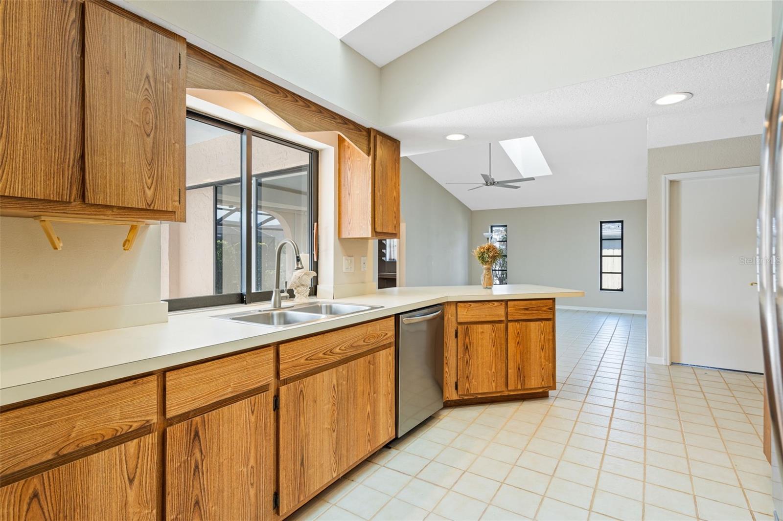GULF VIEW ESTATES - Residential Lease