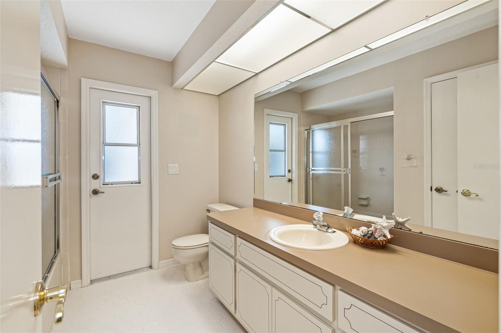 GULF VIEW ESTATES - Residential Lease