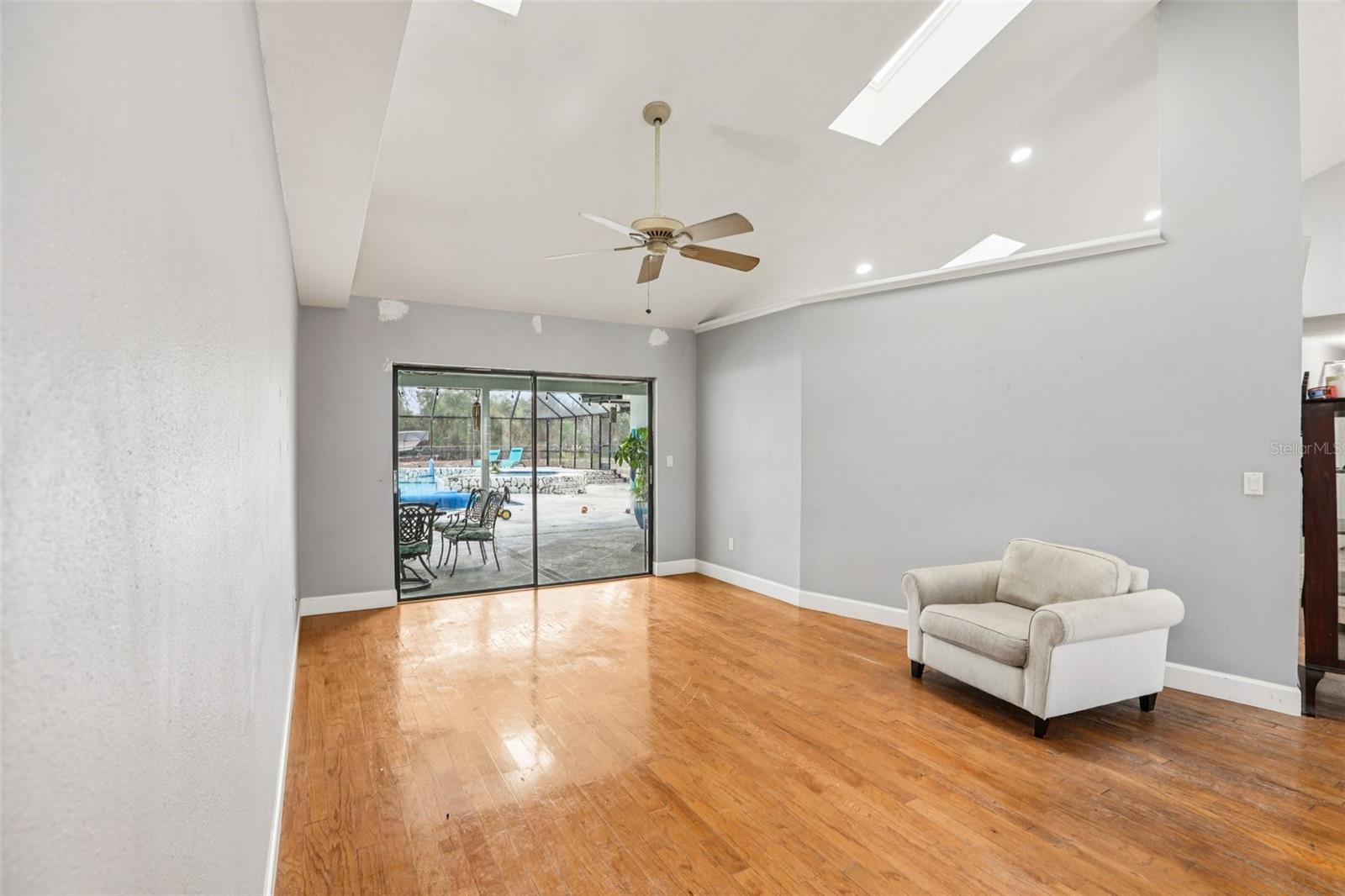 BLOOMINGDALE SEC F UNIT 2 - Residential