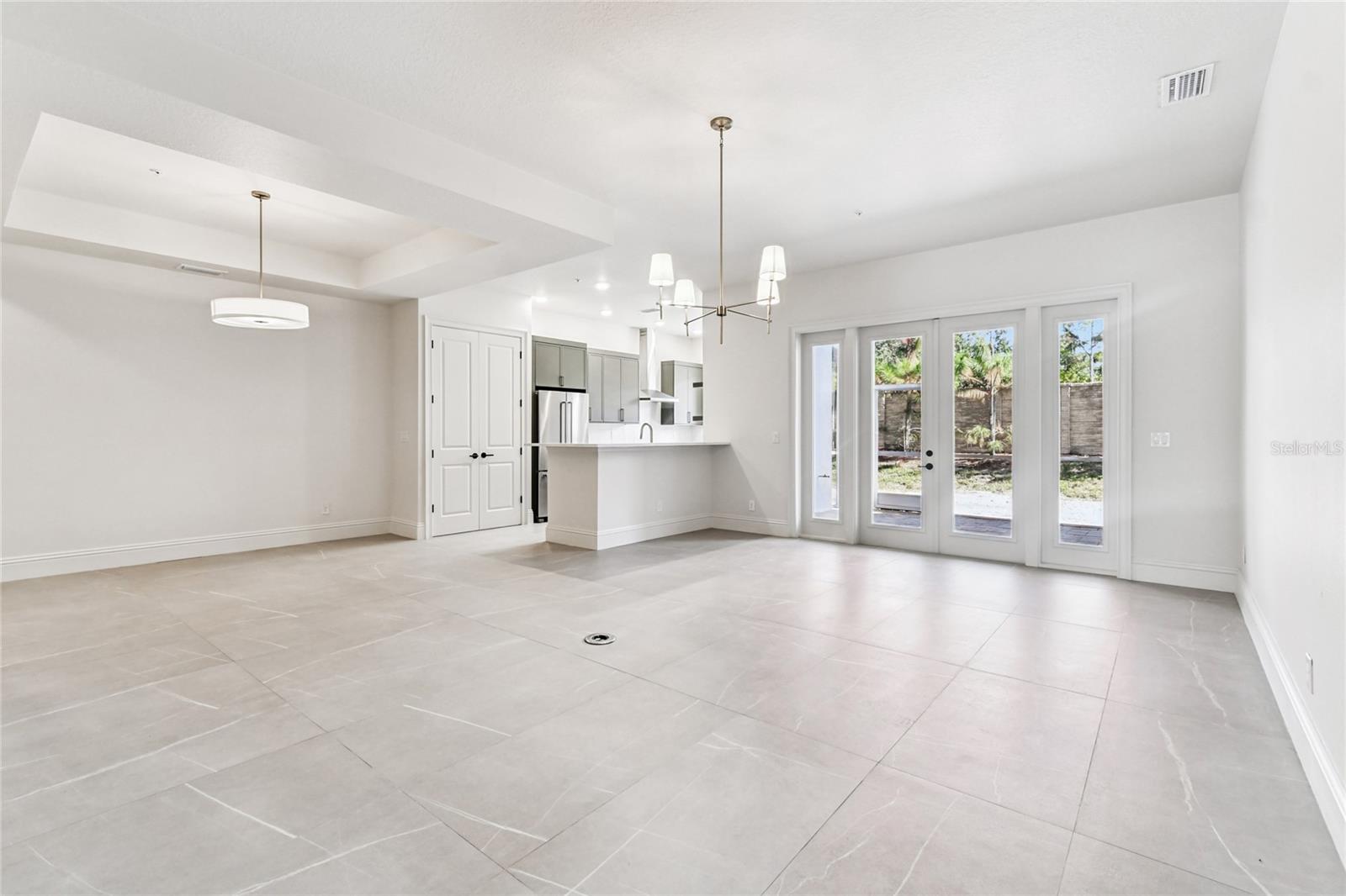 HIDDEN CREEK AT LAKEWOOD RANCH - Residential