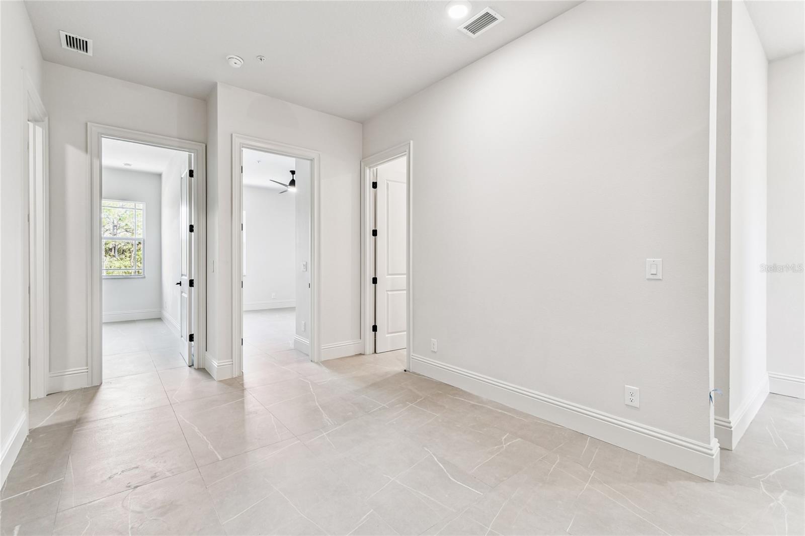 HIDDEN CREEK AT LAKEWOOD RANCH - Residential