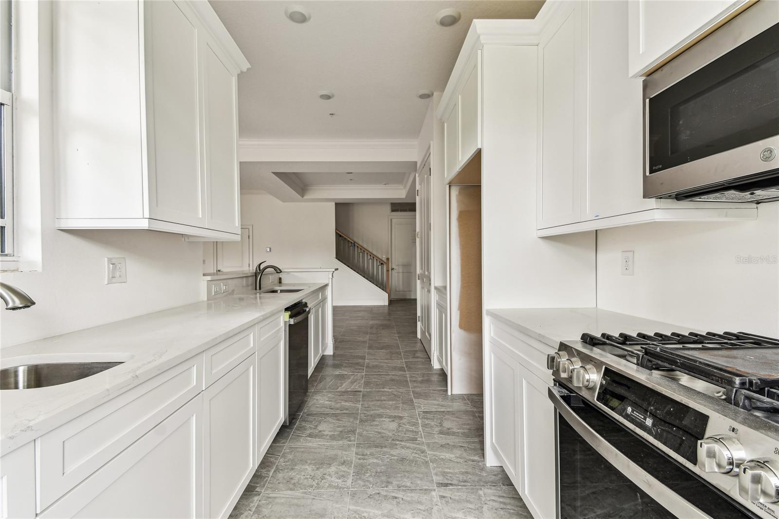 HIDDEN CREEK AT LAKEWOOD RANCH - Residential