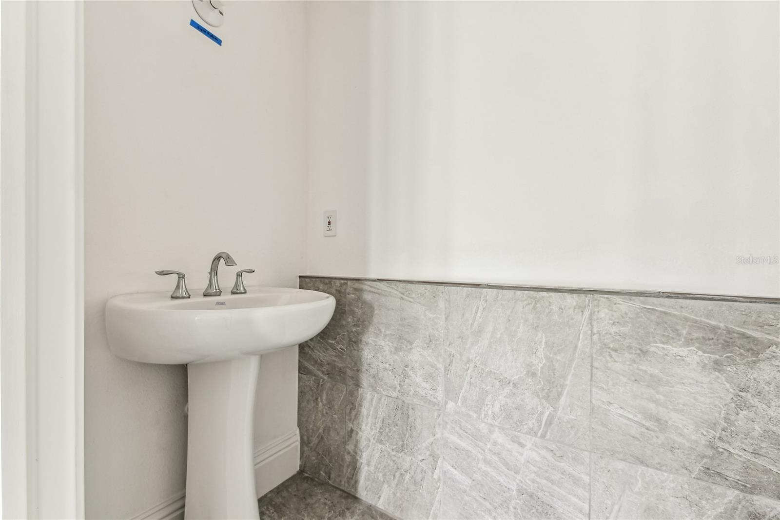 HIDDEN CREEK AT LAKEWOOD RANCH - Residential