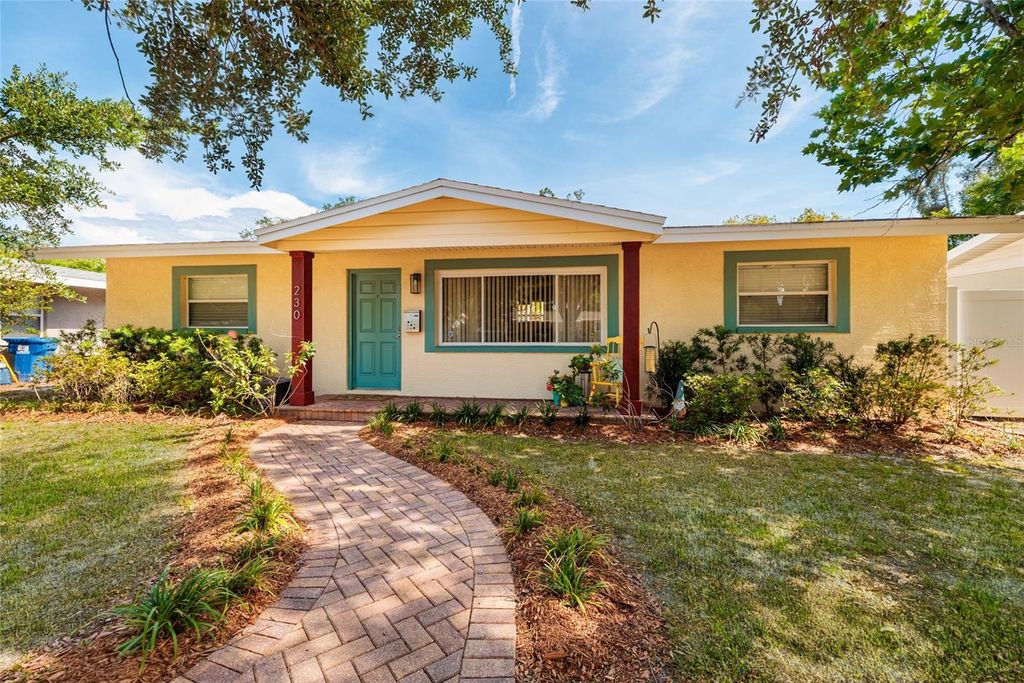 Photo of 230 43rd Avenue NE, St Petersburg, FL 33703 (MLS # TB8511762)