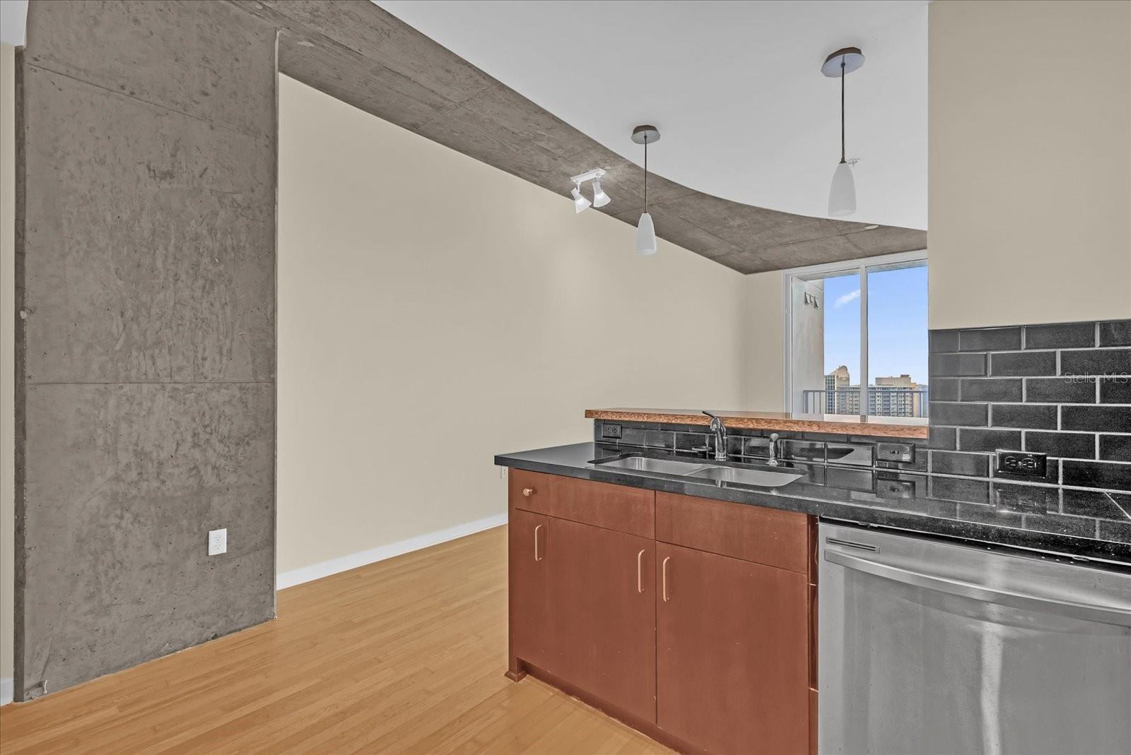 155 S COURT AVENUE 1613